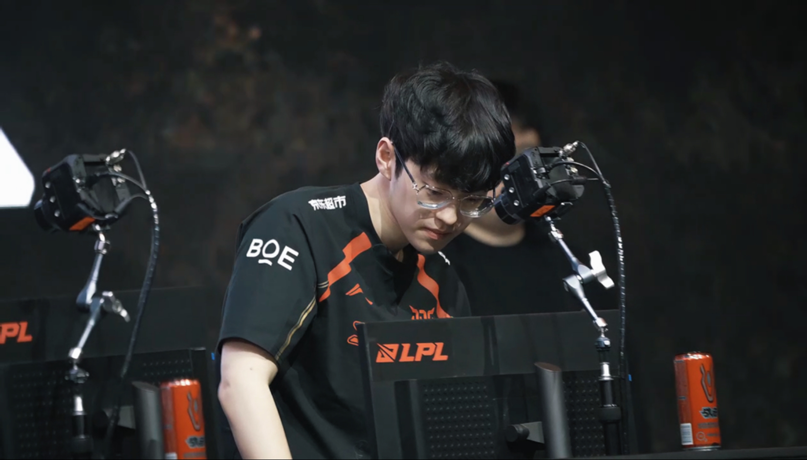 Scout在IG比赛中关键助攻，出色防守引发热议！的简单介绍