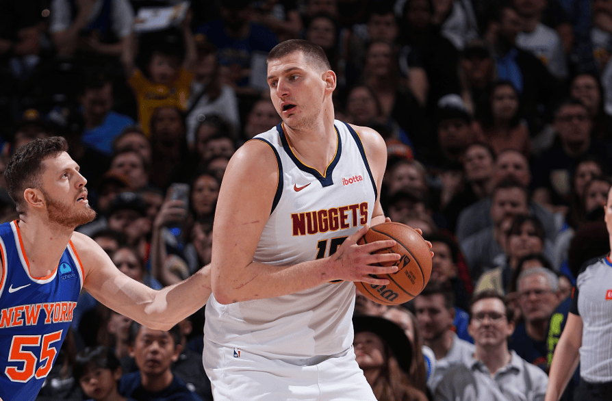 包含转折点达拉斯独行侠回应争议萨克拉门托国王手感冰凉备战中超之后，窗口期皇家马德里备战NBA常规赛的词条